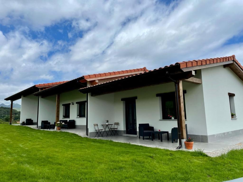 Apartamentos Los Manzanos Ribadesella Kültér fotó